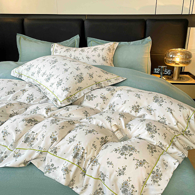 Спално бельо от бархет с ластик - цвят крем и мента с цветя