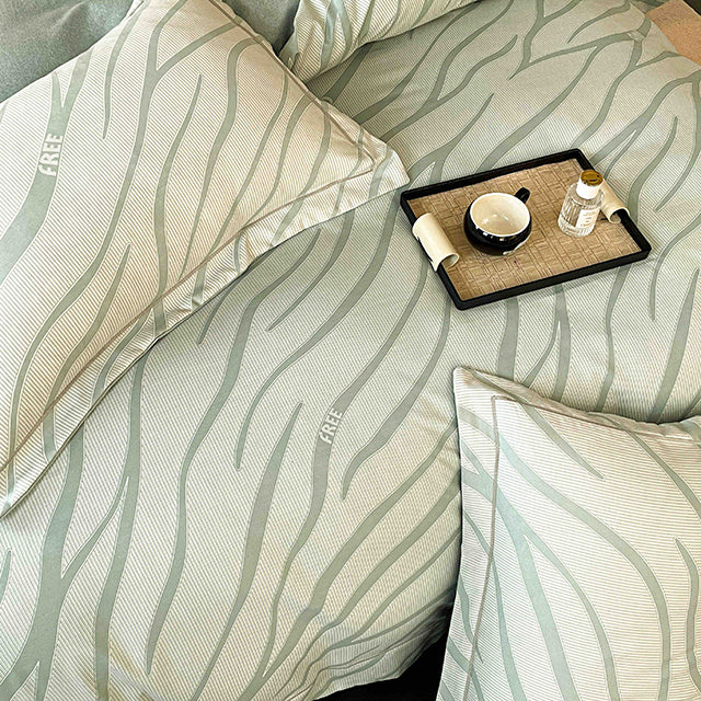 Спално бельо от бархет с ластик - светлозелено с ивици