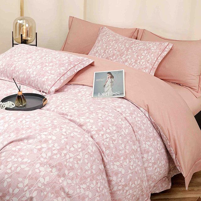 Спално бельо от бархет с ластик - розово с листенца