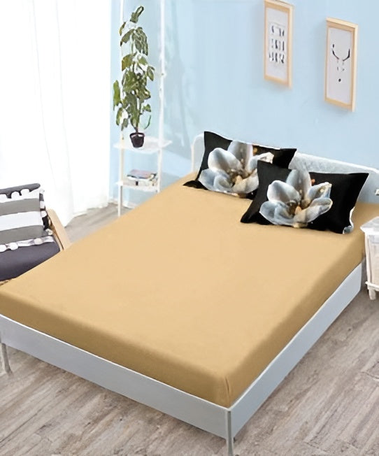 Спално бельо с ластик - черно и бежово с цветя