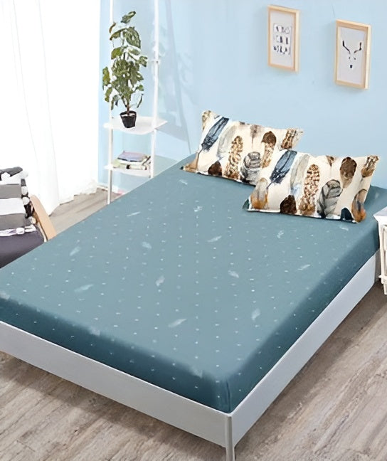 Спално бельо с ластик - бяло и синьо с пера