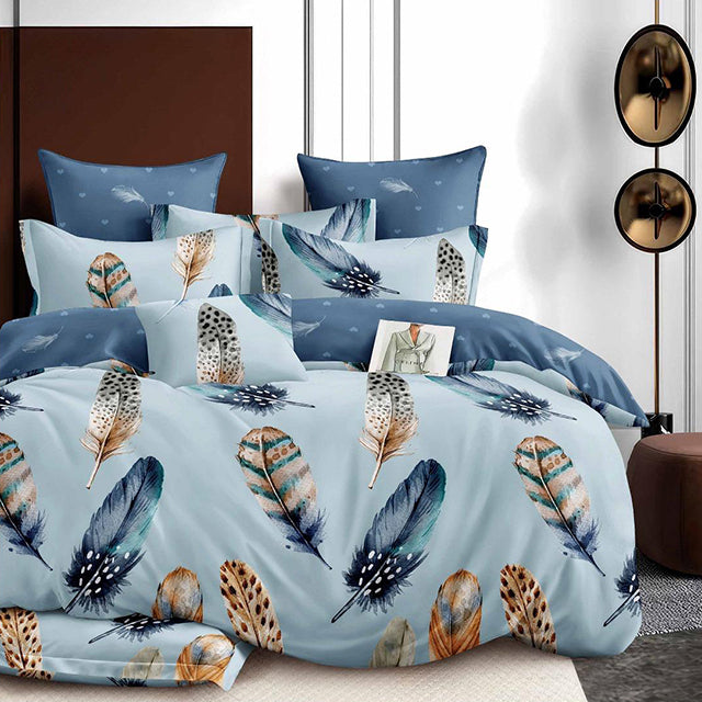 Спално бельо с ластик - синьо с шарени пера