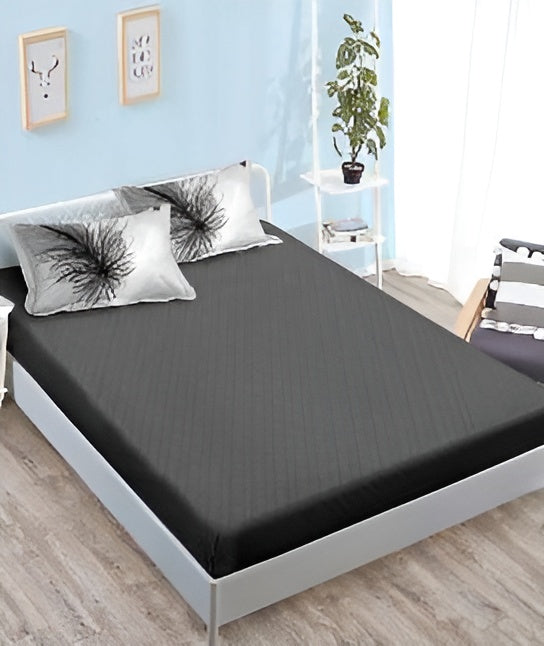 Спално бельо с ластик - сиво с пера