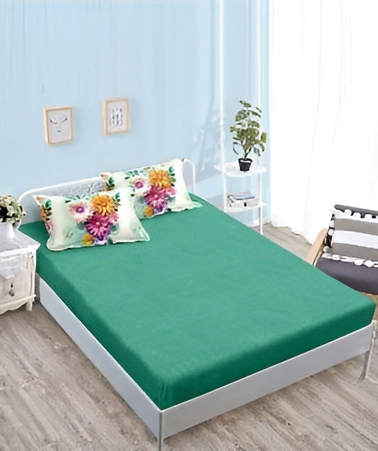 Спално бельо с ластик - цвят крем и зелено с гербери