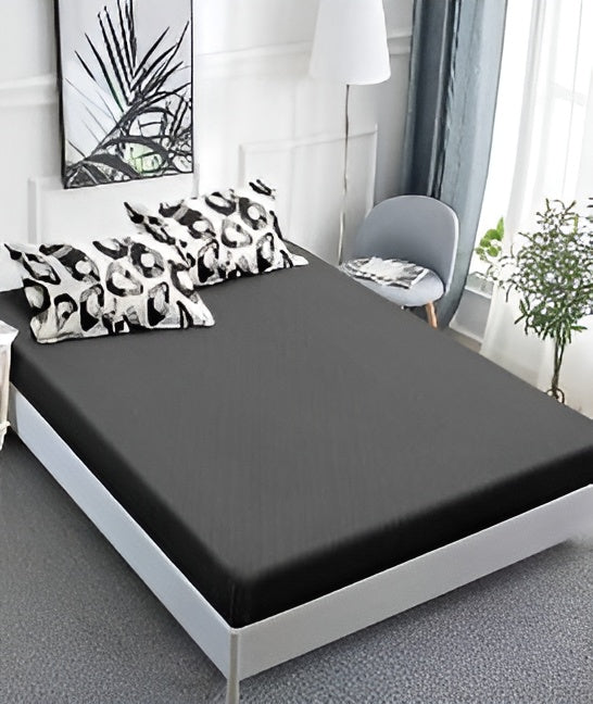 Спално бельо с ластик - бяло и сиво с животинска шарка