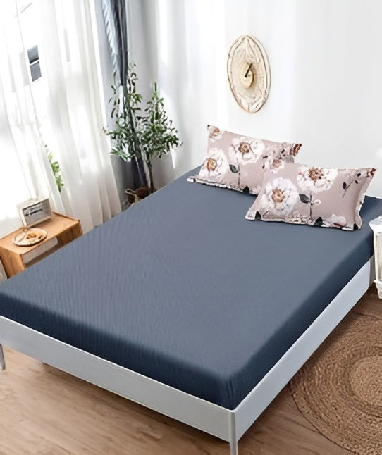 Спално бельо с ластик - бежово и тъмносиньо с красиви цветя