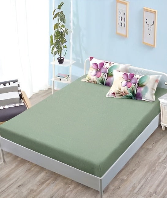 Спално бельо с ластик - цвят крем и зелено с пъстри цветя