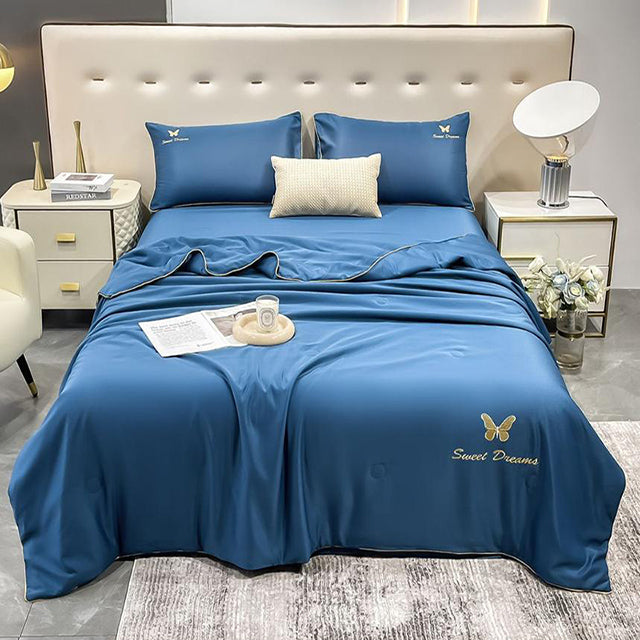 Луксозно спално бельо с нежно покривало и бродерия – синьо