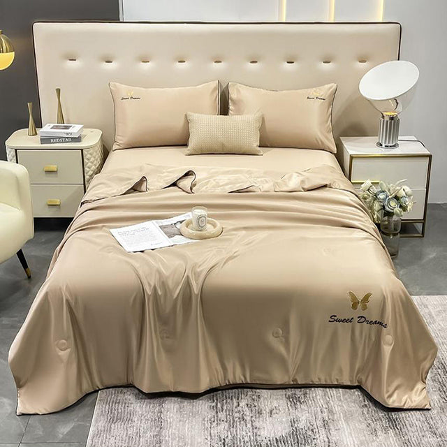 Луксозно спално бельо с нежно покривало и бродерия – бежово