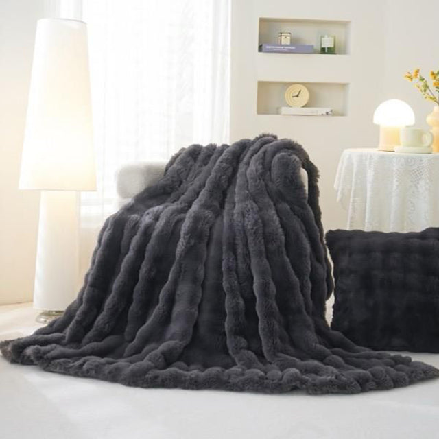 Луксозно одеяло с изкуствен косъм от норка - цвят графит 