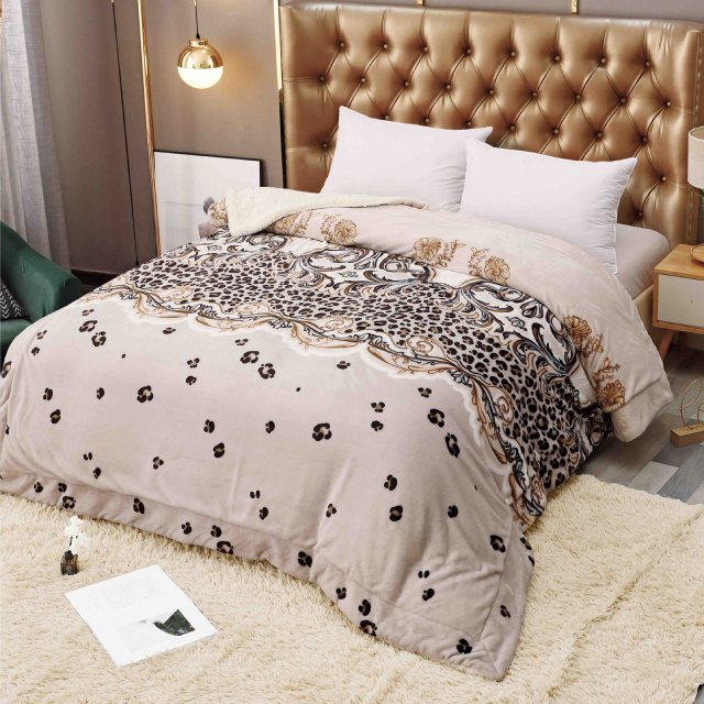 Плюшено одеяло – сиво с орнаменти – F15-26