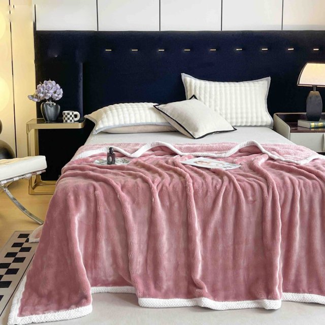 Плюшено одеяло с къс изкуствен заешки косъм – розово –  FJ-08