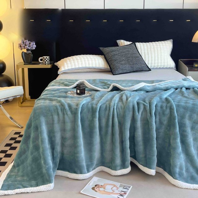 Плюшено одеяло с къс изкуствен заешки косъм – светлосиньо –  FJ-10