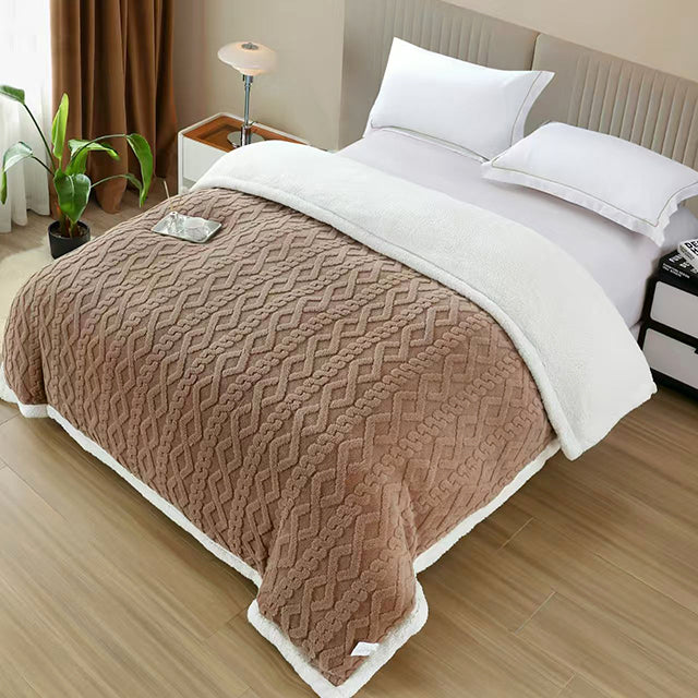 Плюшено одеяло с цип - кафяв цвят с плетка 