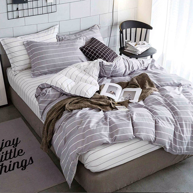 Единично спално бельо с ластик – светлосиво и бяло със райета