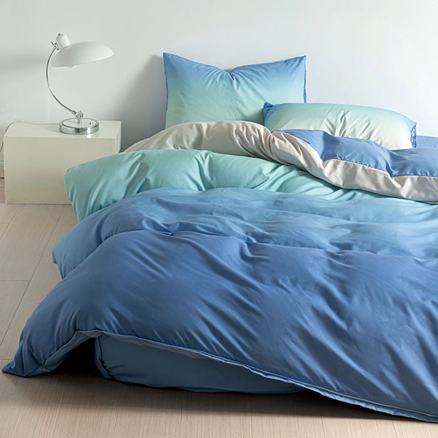 Единично спално бельо с ластик – светлосиньо с омбре ефект