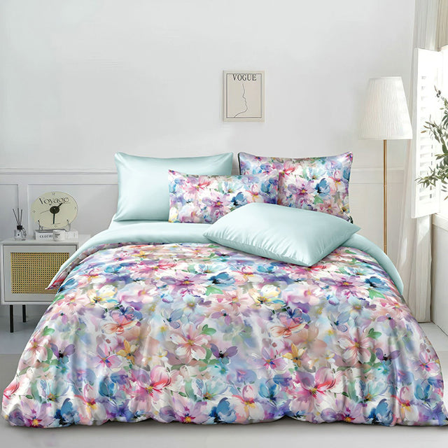 Спално бельо от фин сатен с ластик - светлосиньо с нежни цветчета