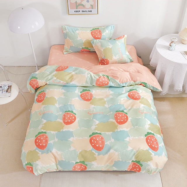 Единично спално бельо с ластик – многоцветно с ягоди