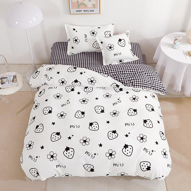 Единично спално бельо с ластик – бяло и черно с ягоди