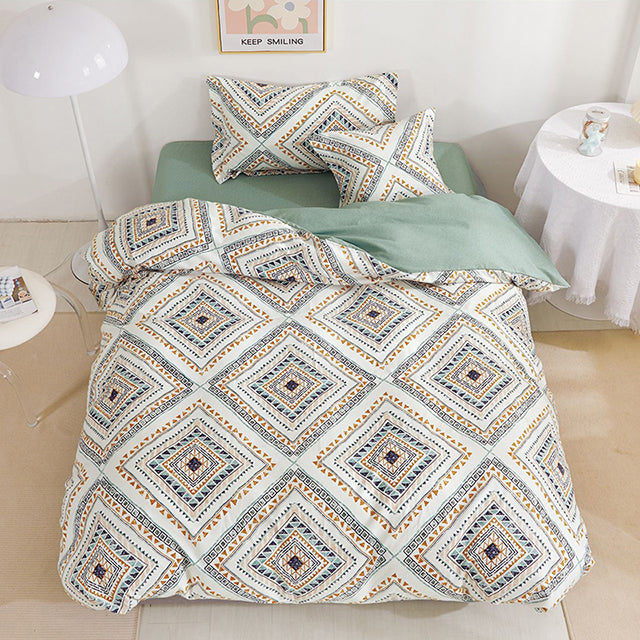 Единично спално бельо с ластик – бяло и зелено с фигури и орнаменти