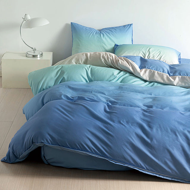 Единично спално бельо с ластик – светлосиньо с омбре ефект